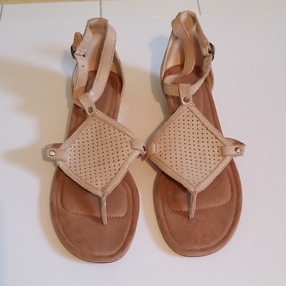 koolaburra by ugg sandals